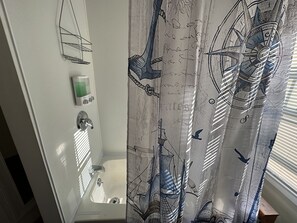 Interior - Captain's House 1BR Apt. Walk to everything. (Bath)