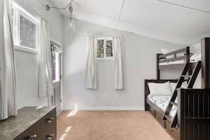 2 bedrooms, iron/ironing board, WiFi, bed sheets - Chez Caboose • Spa • Fenced Yard • Near Summit (Big Bear Lake)