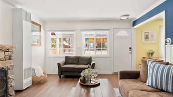 TV, fireplace, offices