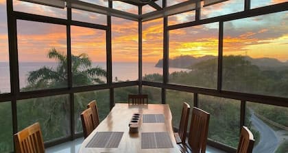 Best View in Samara! 4BR/3.5BTH. Walk to the beach or town.
