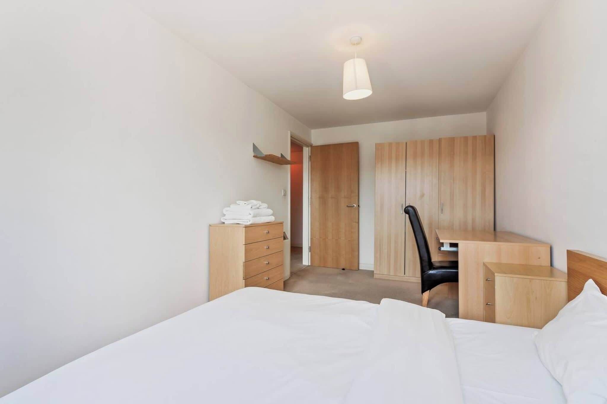 2 bedrooms, iron/ironing board, Internet, bed sheets