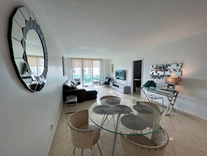 Smart TV - STYLISH FAMILY-SIZED 2 BEDROOM APARTMENT, OCEAN VIEW, BEACH ACROSS THE STREET!!! (Sunny Isles Beach)