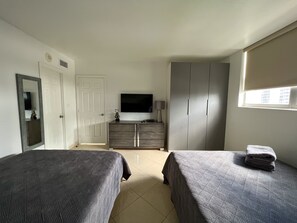 2 bedrooms, desk, iron/ironing board, free WiFi - STYLISH FAMILY-SIZED 2 BEDROOM APARTMENT, OCEAN VIEW, BEACH ACROSS THE STREET!!! (Sunny Isles Beach)