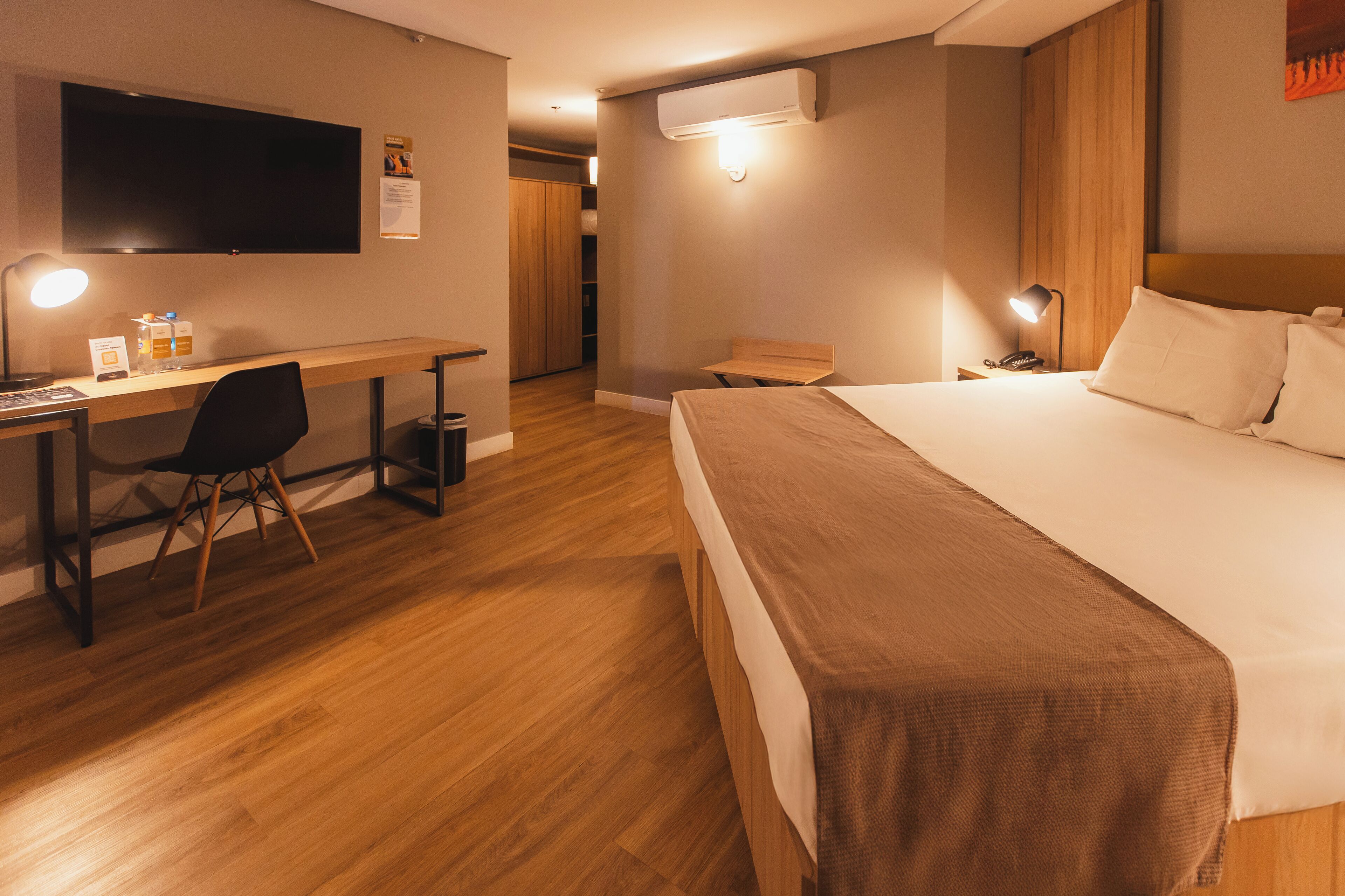 standard double room, 1 king bed | hypo-allergenic bedding, free wifi, bed sheets