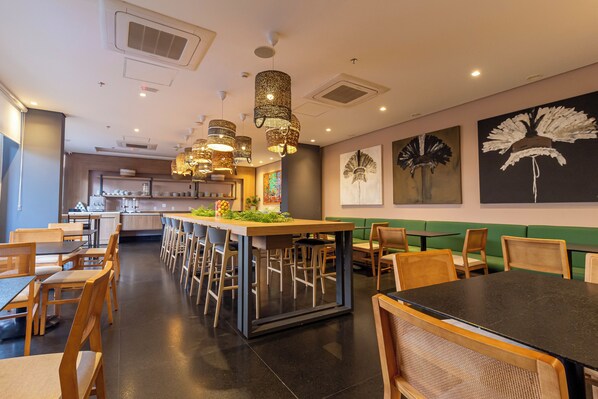 Breakfast served - Hotel Cassino Tower São José do Rio Preto by Nacional Inn (São José do Rio Preto)