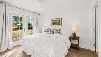 7 bedrooms, travel crib, WiFi, bed sheets