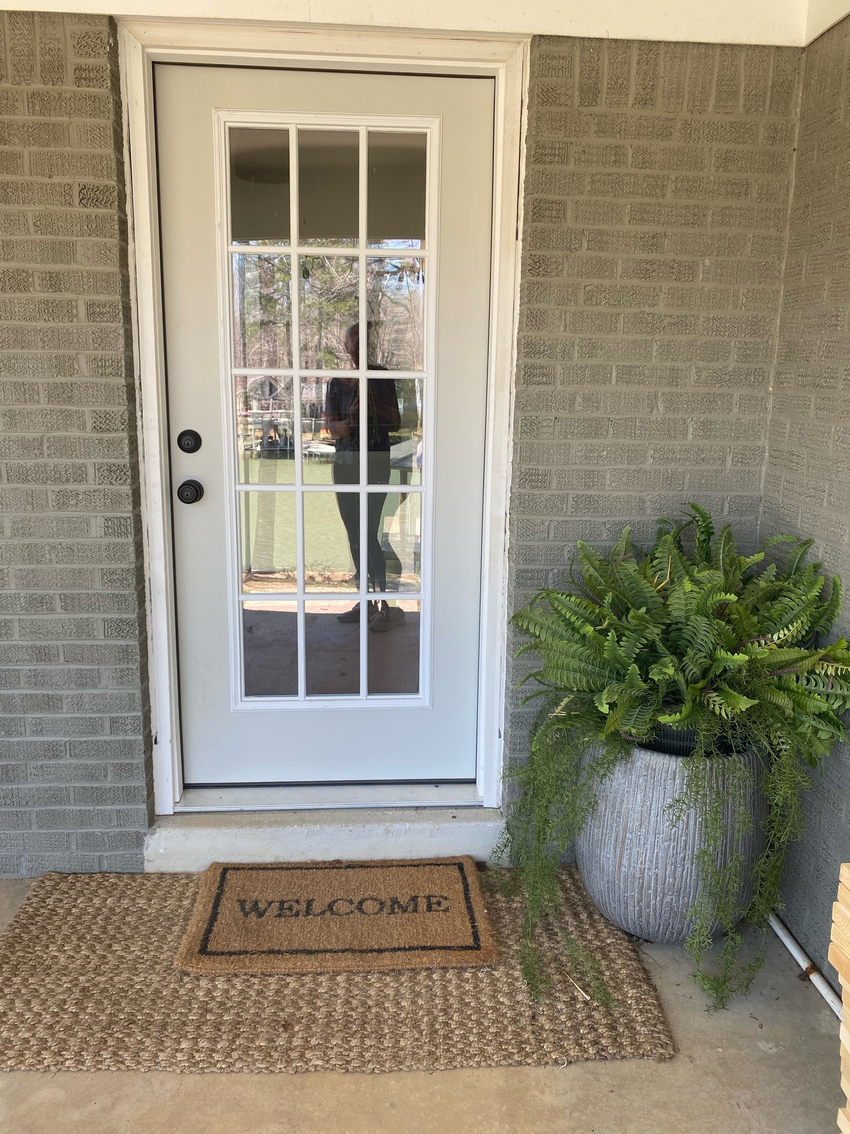 Lake side door! Welcome to your home away from home! ❤️