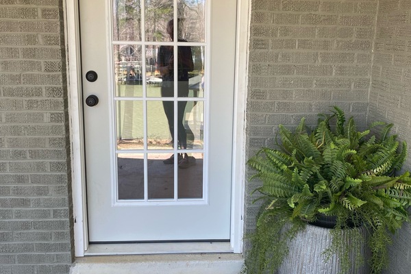 Lake side door! Welcome to your home away from home! ❤️