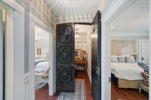 2 bedrooms, iron/ironing board, travel cot, WiFi