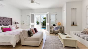 4 bedrooms, in-room safe, desk, iron/ironing board