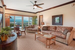 Smart TV, books - Waipouli Beach Resort | Spacious 2BD Retreat -Lazy River, Spa & Central Location (Kapaa)