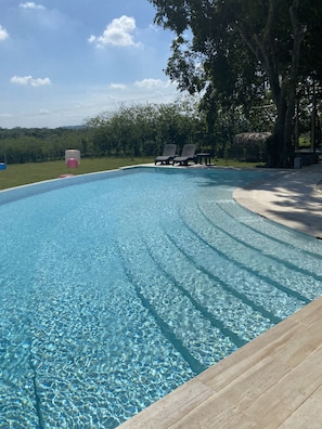 Utomhuspool