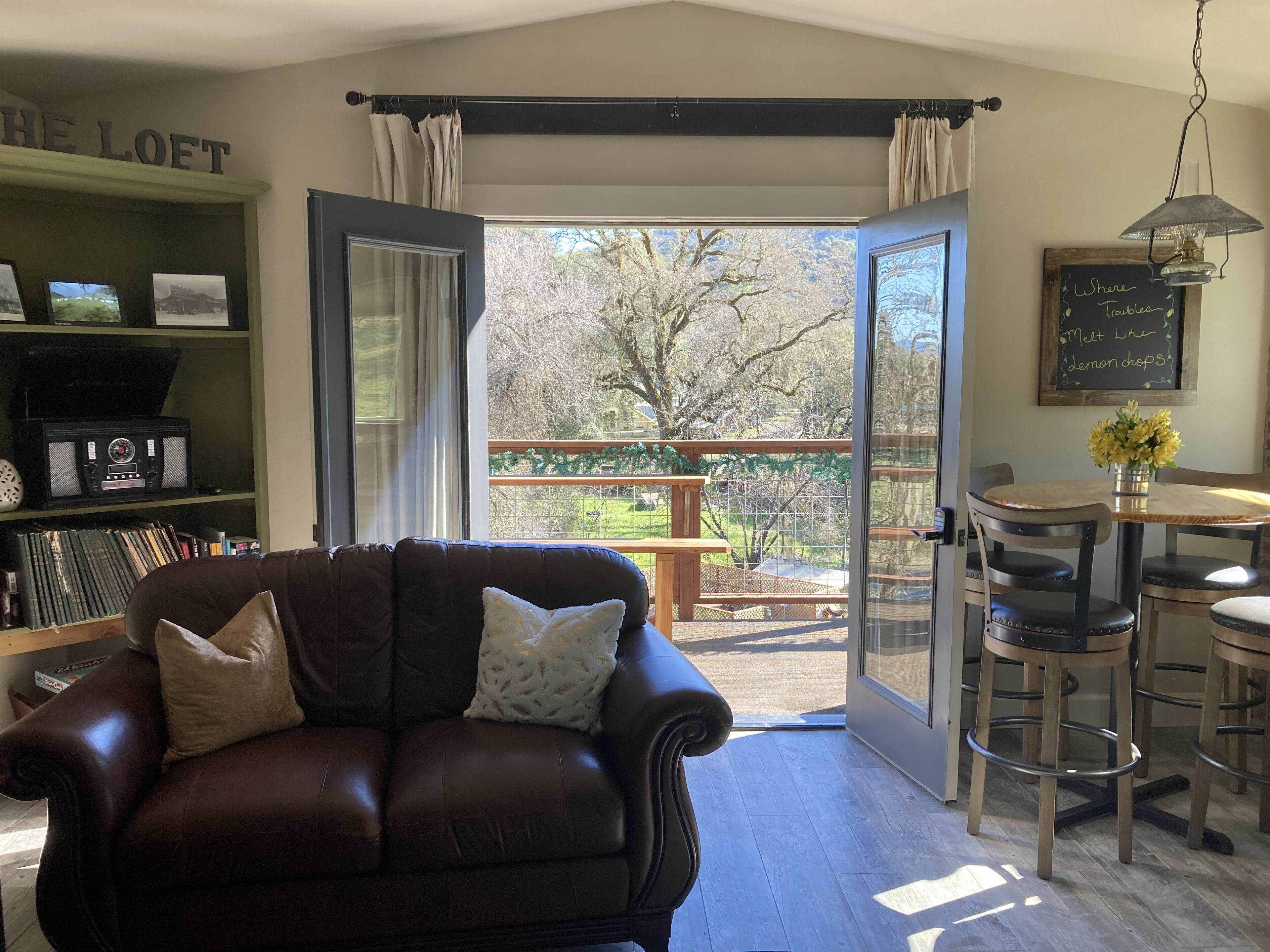 智能電視、壁爐