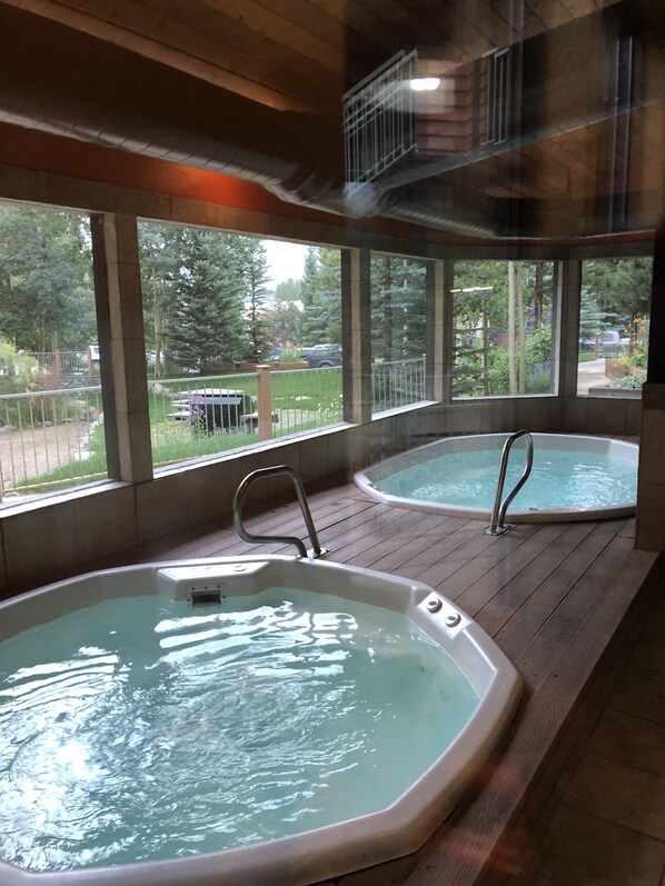 Indoor spa tub