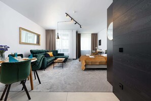 Iron/ironing board, bed sheets - Portowa 18 Kołobrzeg | Studio Deluxe in Etna Hotel with Balcony (Kolobrzeg)