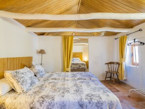 3 chambres, Wi-Fi gratuit, draps fournis