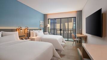 Tweepersoonskamer, 2 tweepersoonsbedden, balkon | 1 slaapkamer, donzen dekbedden, bedden met traagschuimmatras