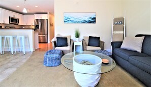 Smart TV, books, stereo