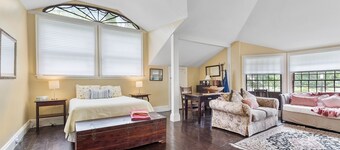 9-bedroom vacation home near Cape Cod Beaches