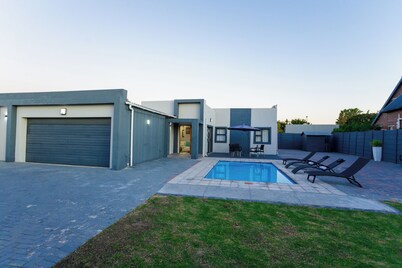 Oasis of Elegance - Villa with a private pool