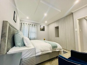 4 habitaciones, tabla de planchar con plancha y wifi gratis 
