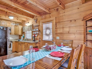 Cabin, Multiple Beds, Hot Tub, Mountain View | Private kitchen | Fridge, microwave, stovetop, coffee/tea maker