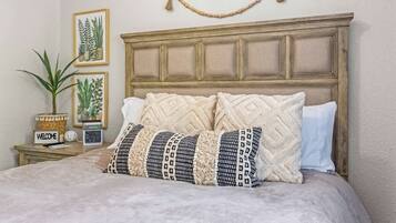 1 室のベッドルーム、アイロン / アイロン台、WiFi (無料)、ベッドシーツ