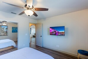 4 bedrooms, desk, iron/ironing board, free WiFi