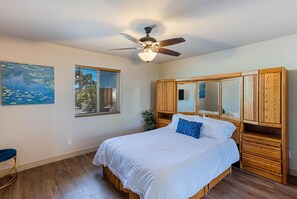 4 bedrooms, desk, iron/ironing board, free WiFi