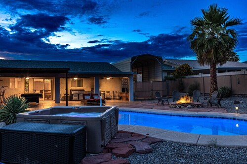 Pool/Spa | PoolTable | Pets | Sleeps14 | Firepit
