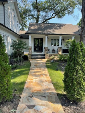 Exterior - Beautiful Luxury Home near Smyrna Village & Braves Stadium (Smyrna)