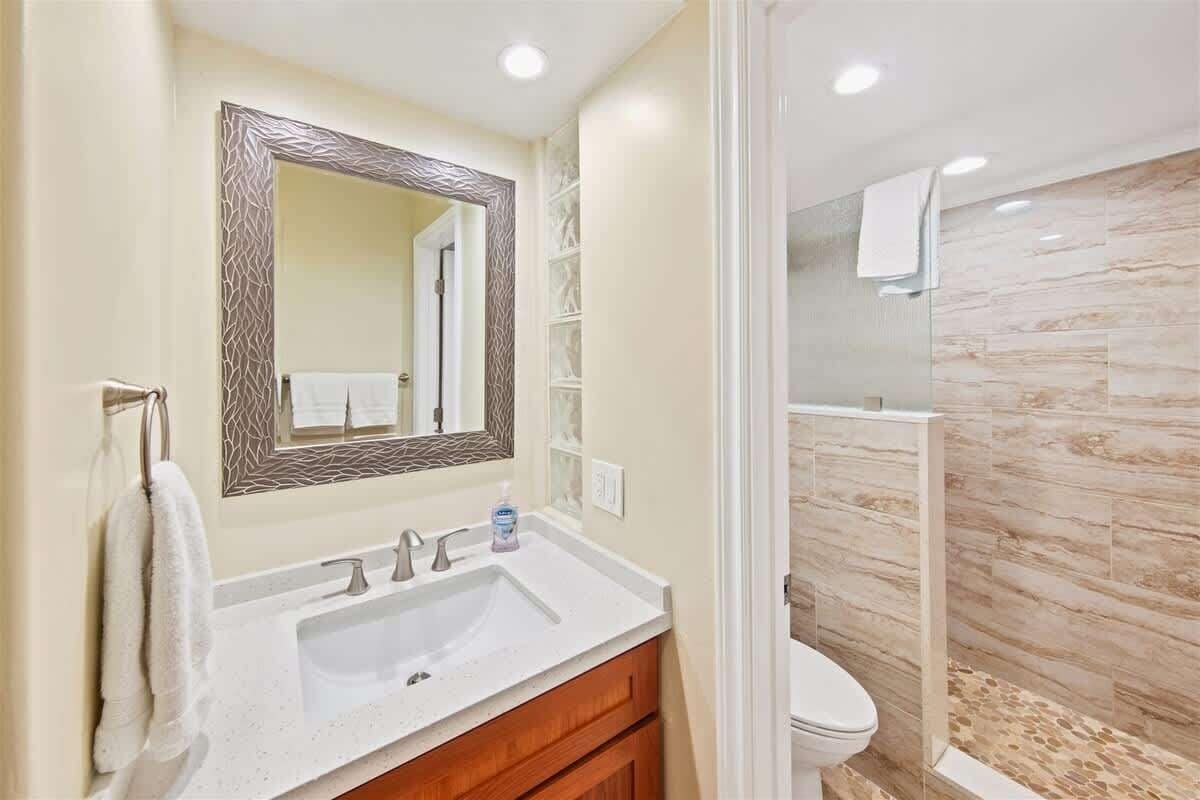 Bathtub, hair dryer, towels