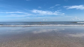 Una spiaggia nelle vicinanze