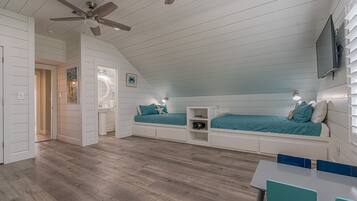 4 bedrooms, iron/ironing board, free WiFi, bed sheets