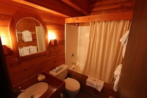 Combined shower/tub, hair dryer, towels, soap - The Ridge Sierra (Stateline)