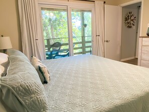 2 bedrooms, travel cot, free WiFi, bed sheets