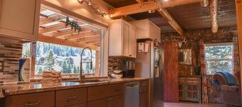 4 bedroom accommodation in Red River