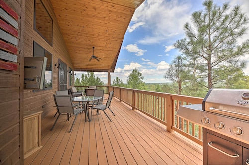 Deck & Views: Dog-Friendly Cabin in Show Low!
