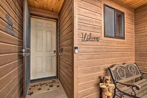 Interior - Deck & Views: Dog-Friendly Cabin in Show Low! (Show Low)