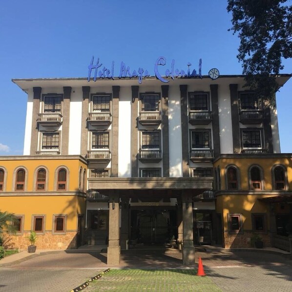 Fachada de la propiedad