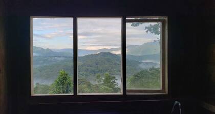 Cloud forest retreat