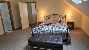 4 Schlafzimmer, Schreibtisch, Bügeleisen/Bügelbrett, Reisekinderbett