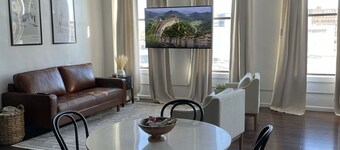 Spacious Loft in Historic Baggs Square