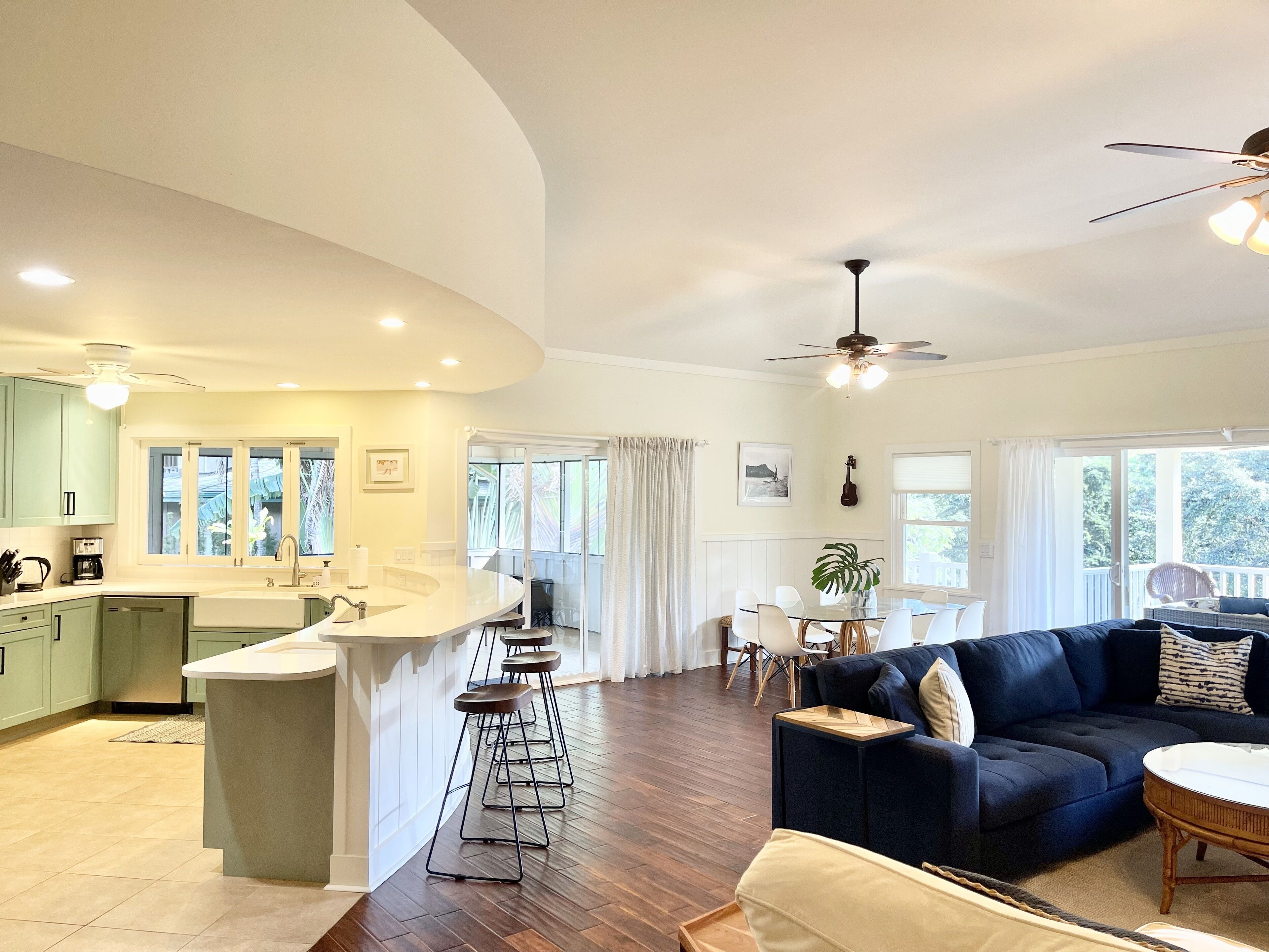 Smart TV, table tennis, books