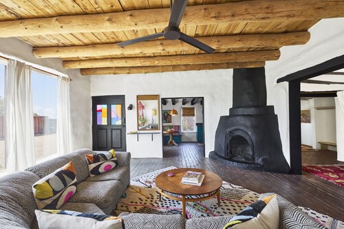 Spacious, Stylish “Niji Suite” @ La Dea