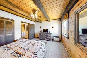 3 bedrooms, iron/ironing board, Internet, bed sheets