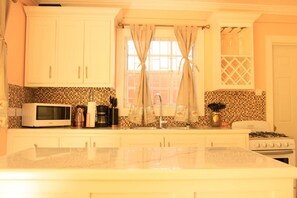 Kühlschrank, Ofen, Herdplatte