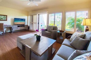 Smart TV - Manualoha 901 – Spacious 3BR Near Poipu Beach (Koloa)