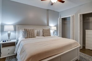 2 habitaciones, tabla de planchar con plancha, wifi y ropa de cama