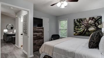 3 bedrooms, iron/ironing board, WiFi, bed sheets